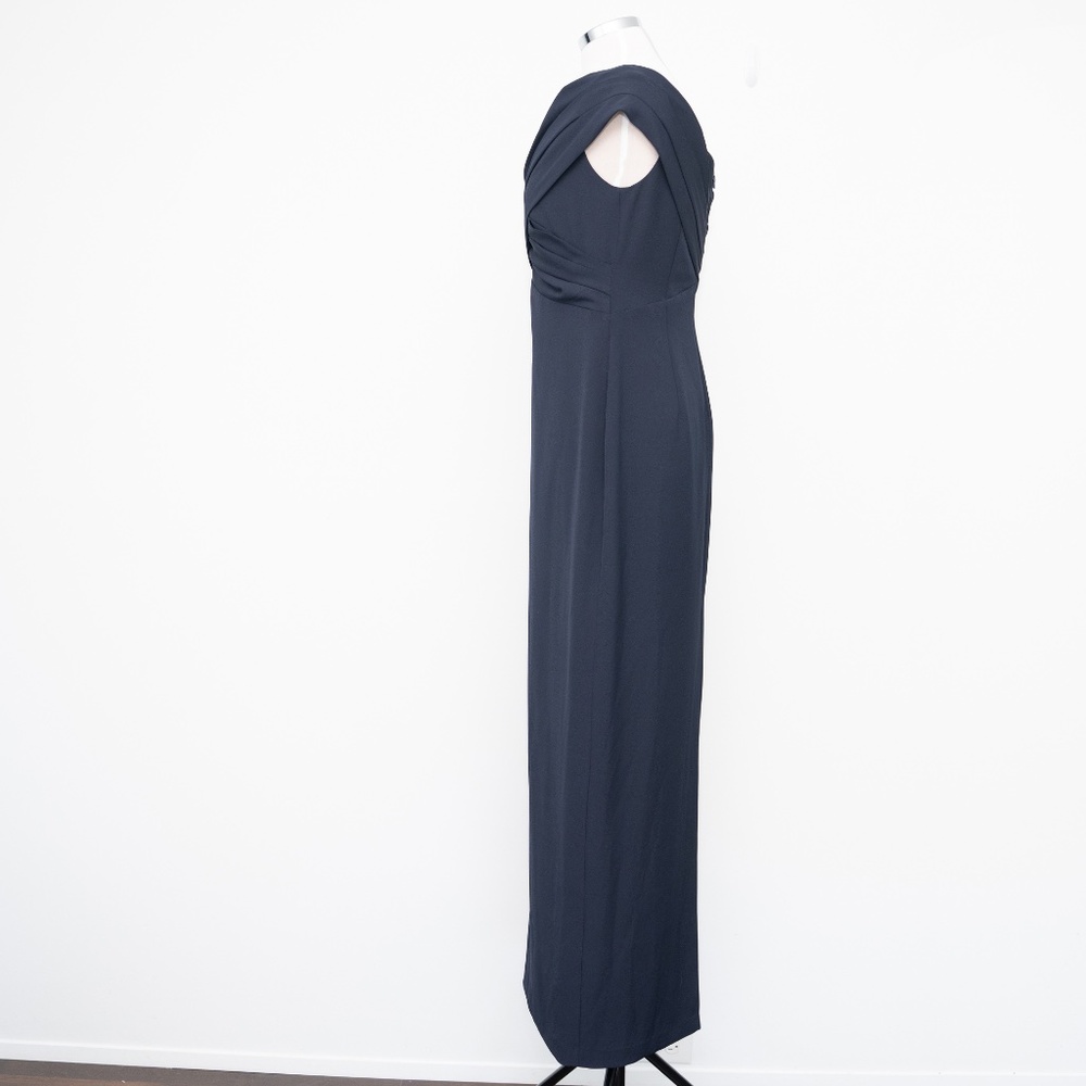 Lauren Ralph Lauren - Crepe Off-the-Shoulder Gown - Picture 6 of 11